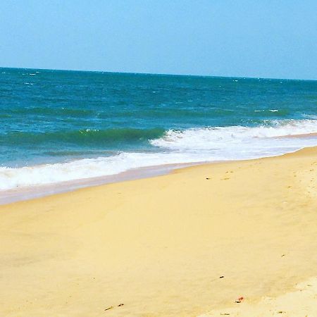 Grace Beach Resort By Travel Corners Негомбо Экстерьер фото