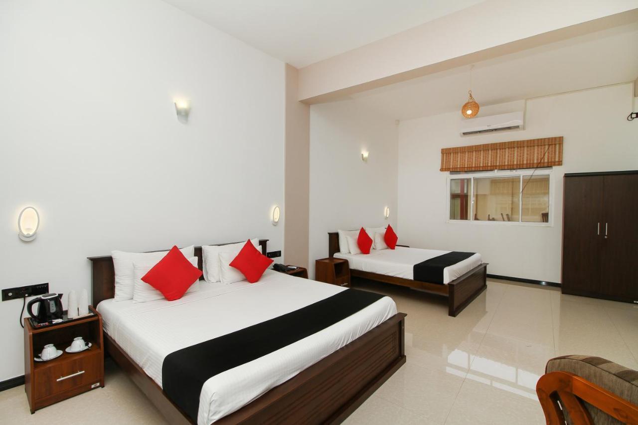 Grace Beach Resort By Travel Corners Негомбо Экстерьер фото