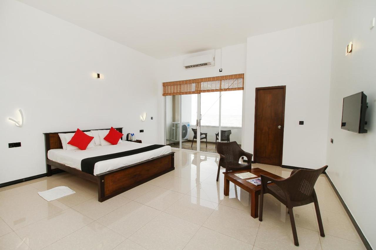 Grace Beach Resort By Travel Corners Негомбо Экстерьер фото
