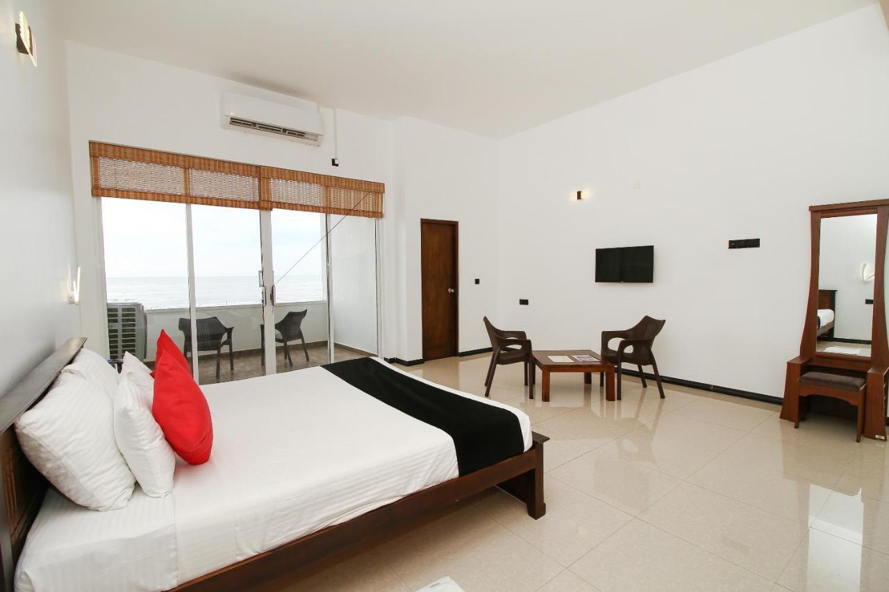 Grace Beach Resort By Travel Corners Негомбо Экстерьер фото