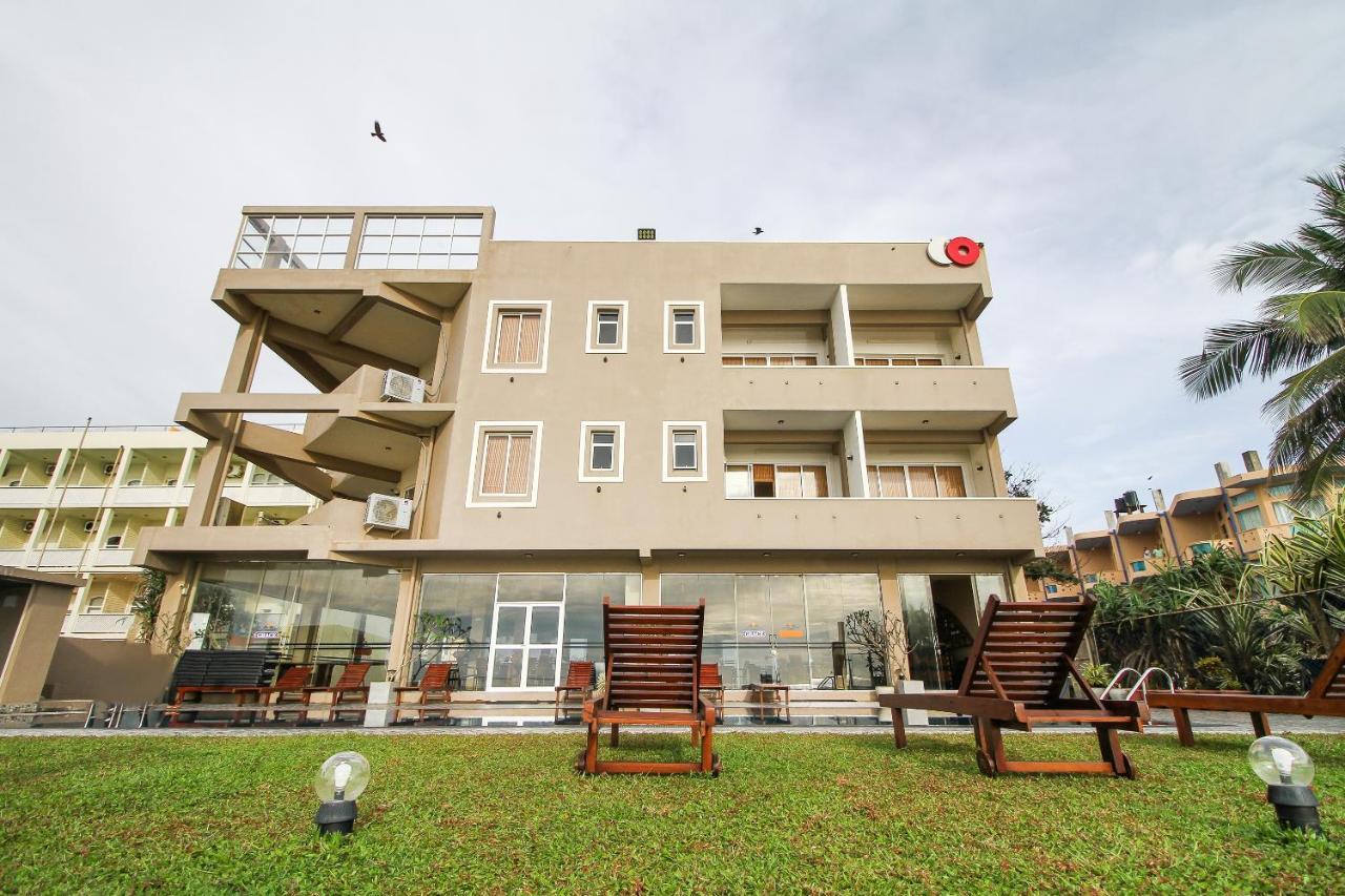 Grace Beach Resort By Travel Corners Негомбо Экстерьер фото