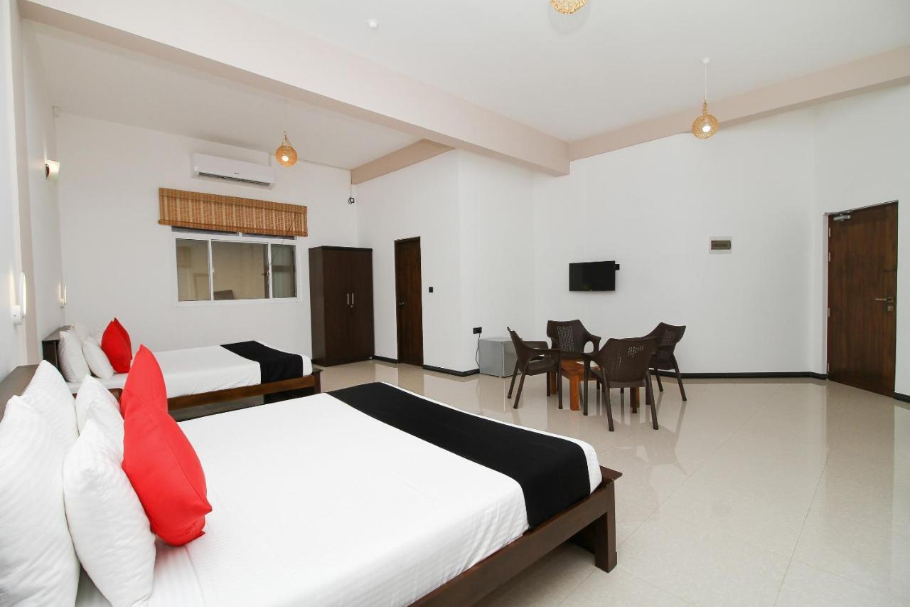 Grace Beach Resort By Travel Corners Негомбо Экстерьер фото