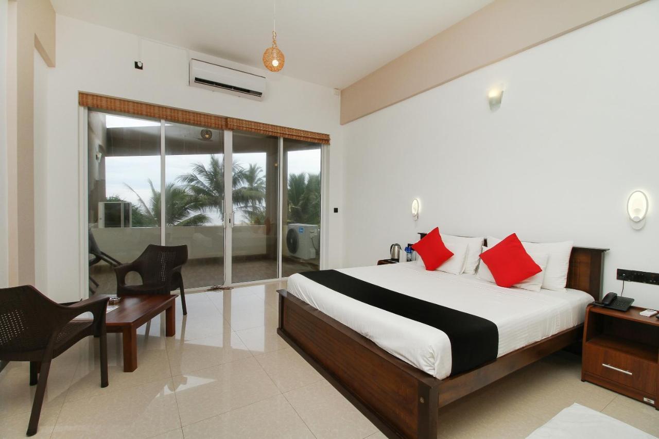 Grace Beach Resort By Travel Corners Негомбо Экстерьер фото